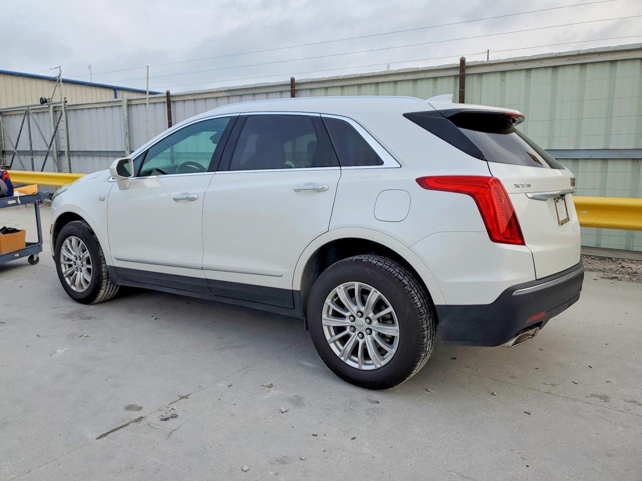 2018 Cadillac Xt5 - zdjęcie 2