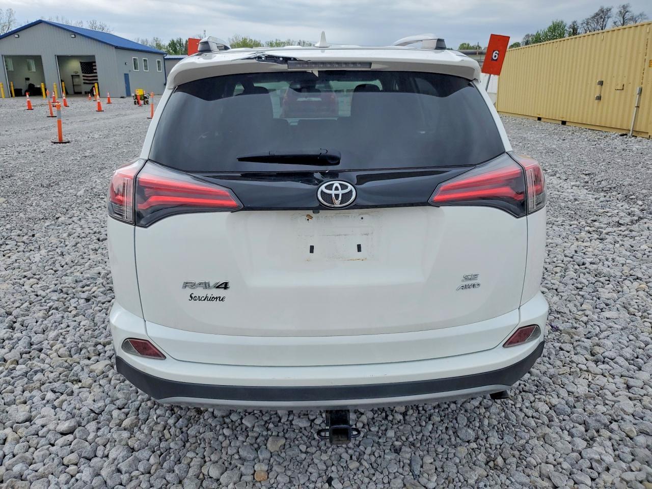 2017 Toyota Rav4 Se - zdjęcie 6