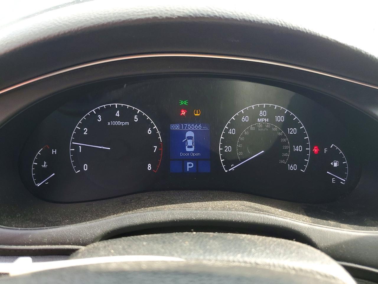 2014 Hyundai Genesis 3.8L - zdjęcie 9