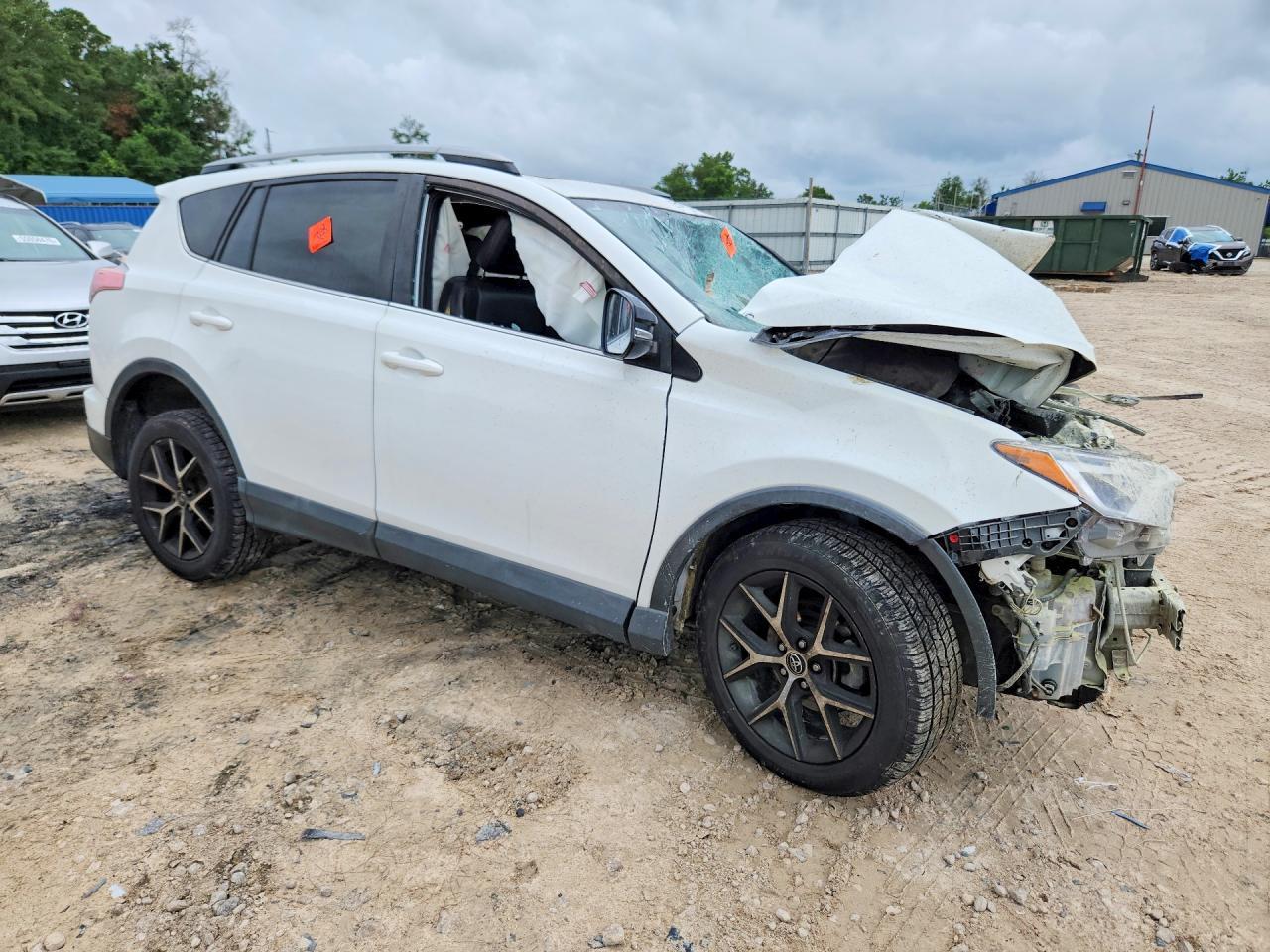 2017 Toyota Rav4 Se - zdjęcie 4