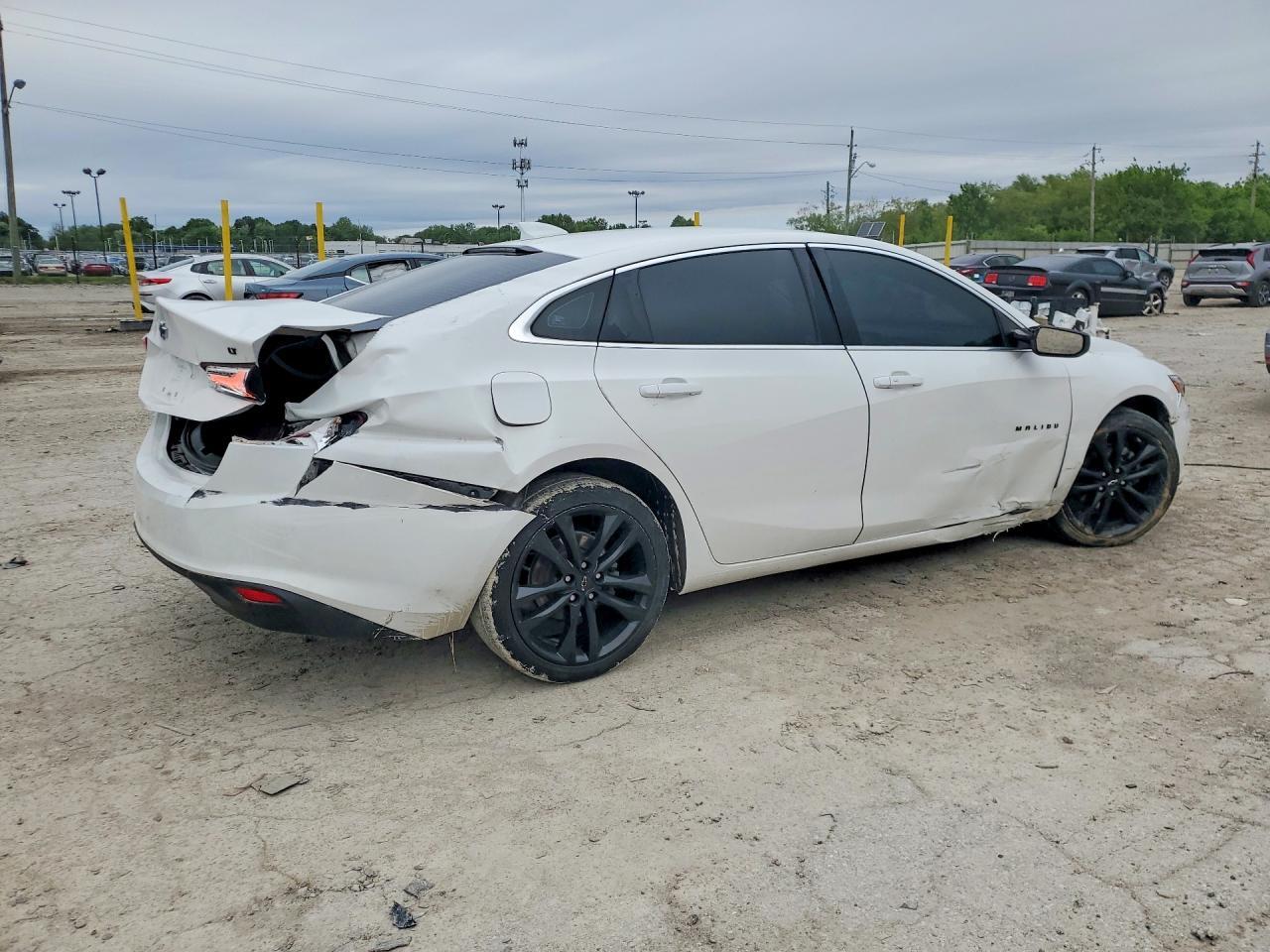 2021 Chevrolet Malibu Lt - zdjęcie 3
