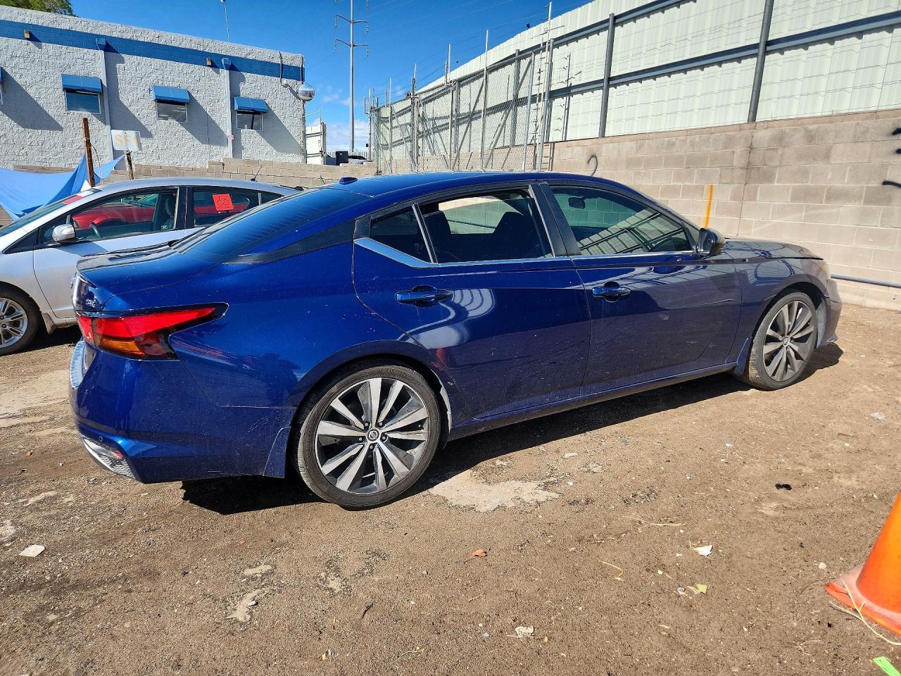 2022 Nissan Altima Sr - zdjęcie 3