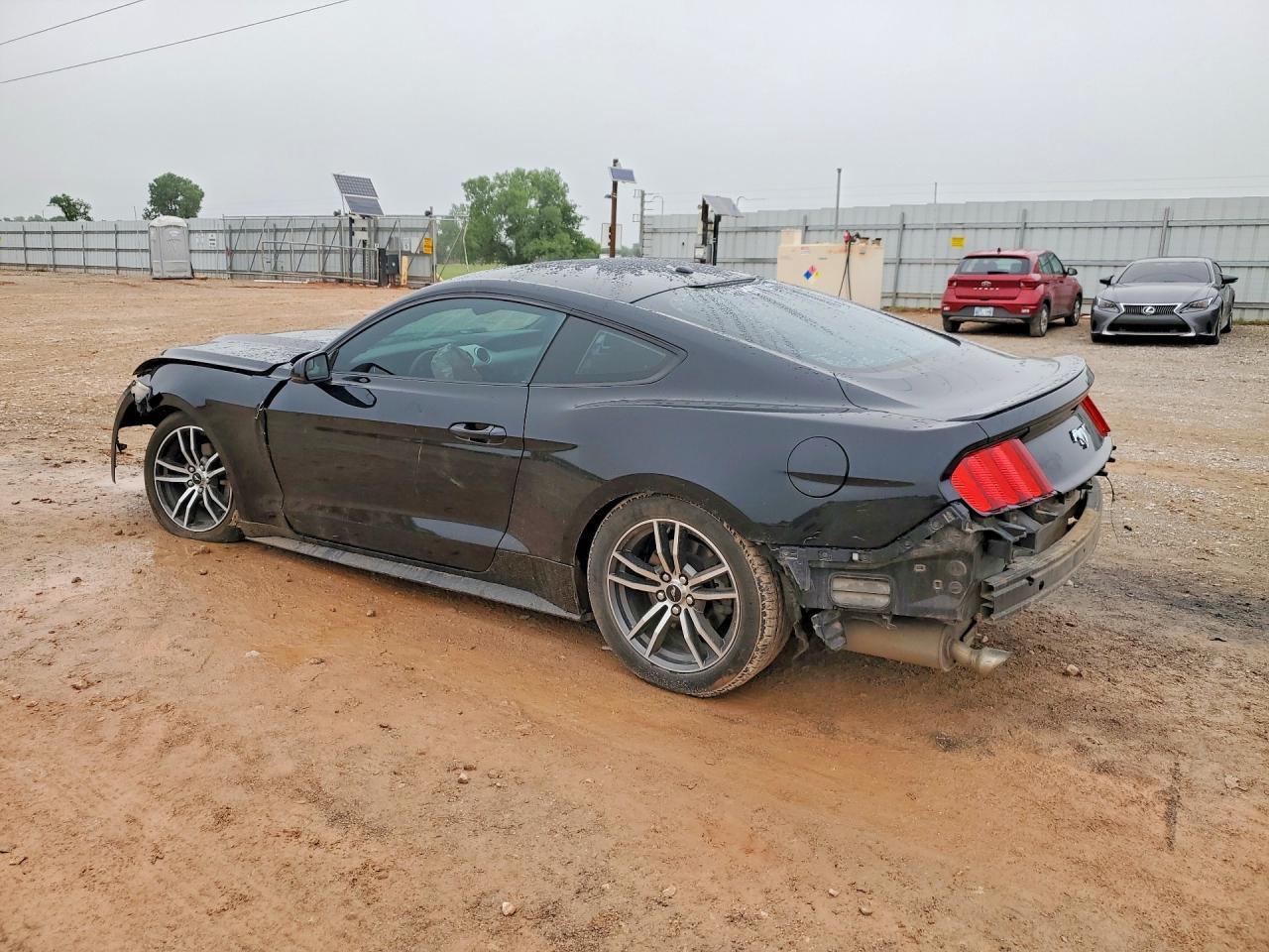 2017 Ford Mustang - zdjęcie 2