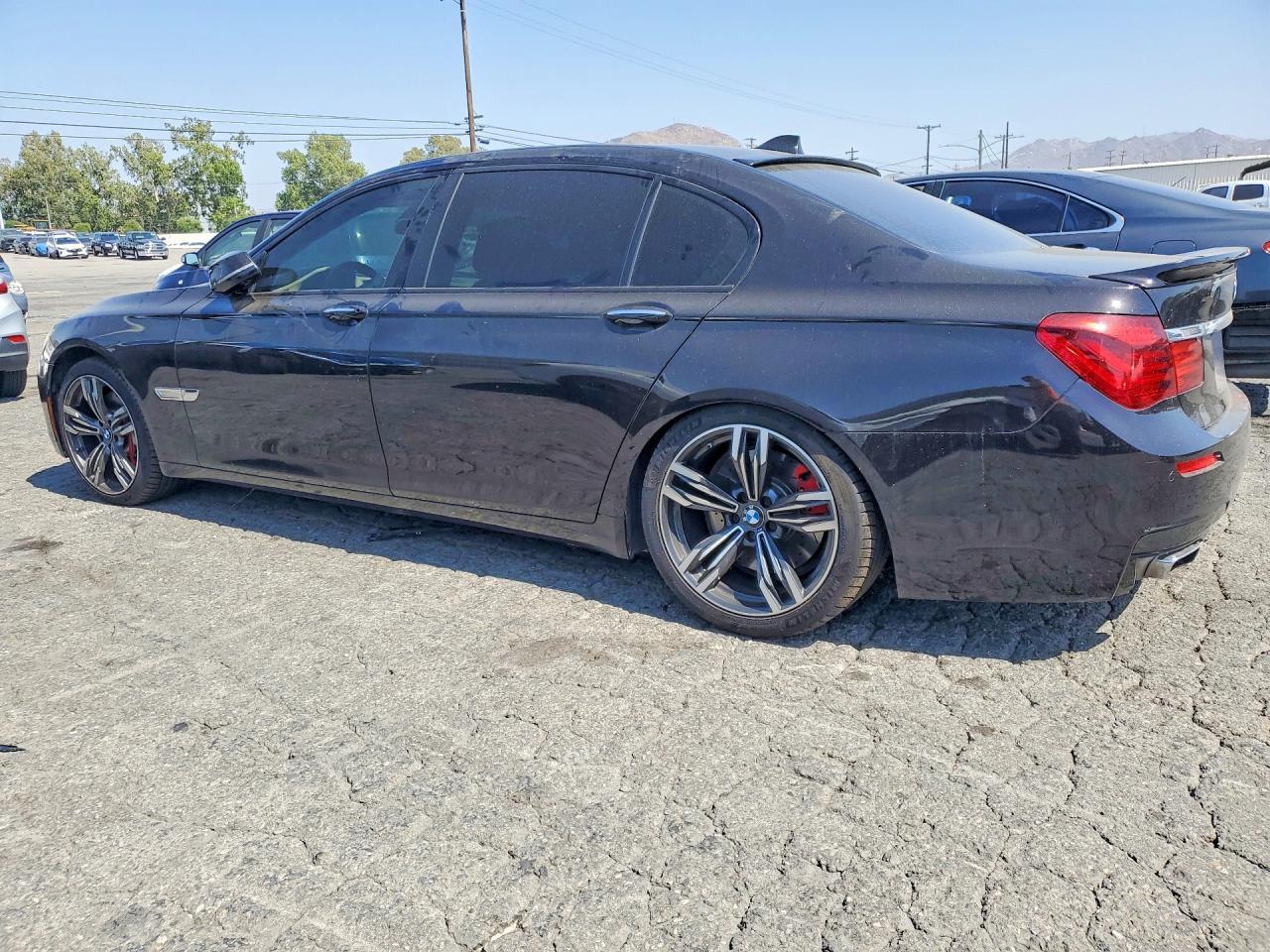 2015 BMW 750 Li - zdjęcie 2