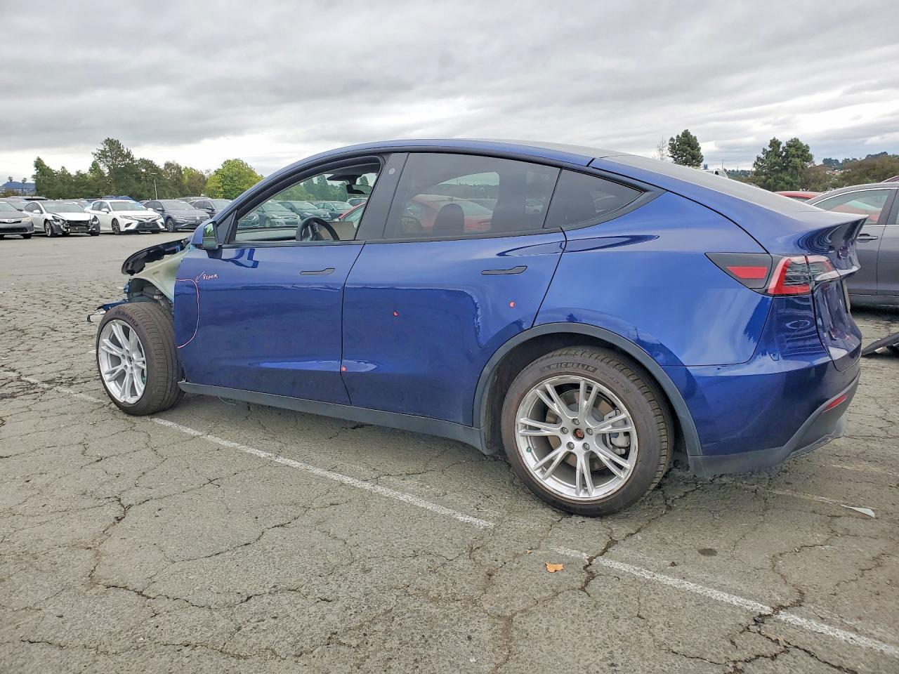 2023 Tesla Model Y - zdjęcie 2