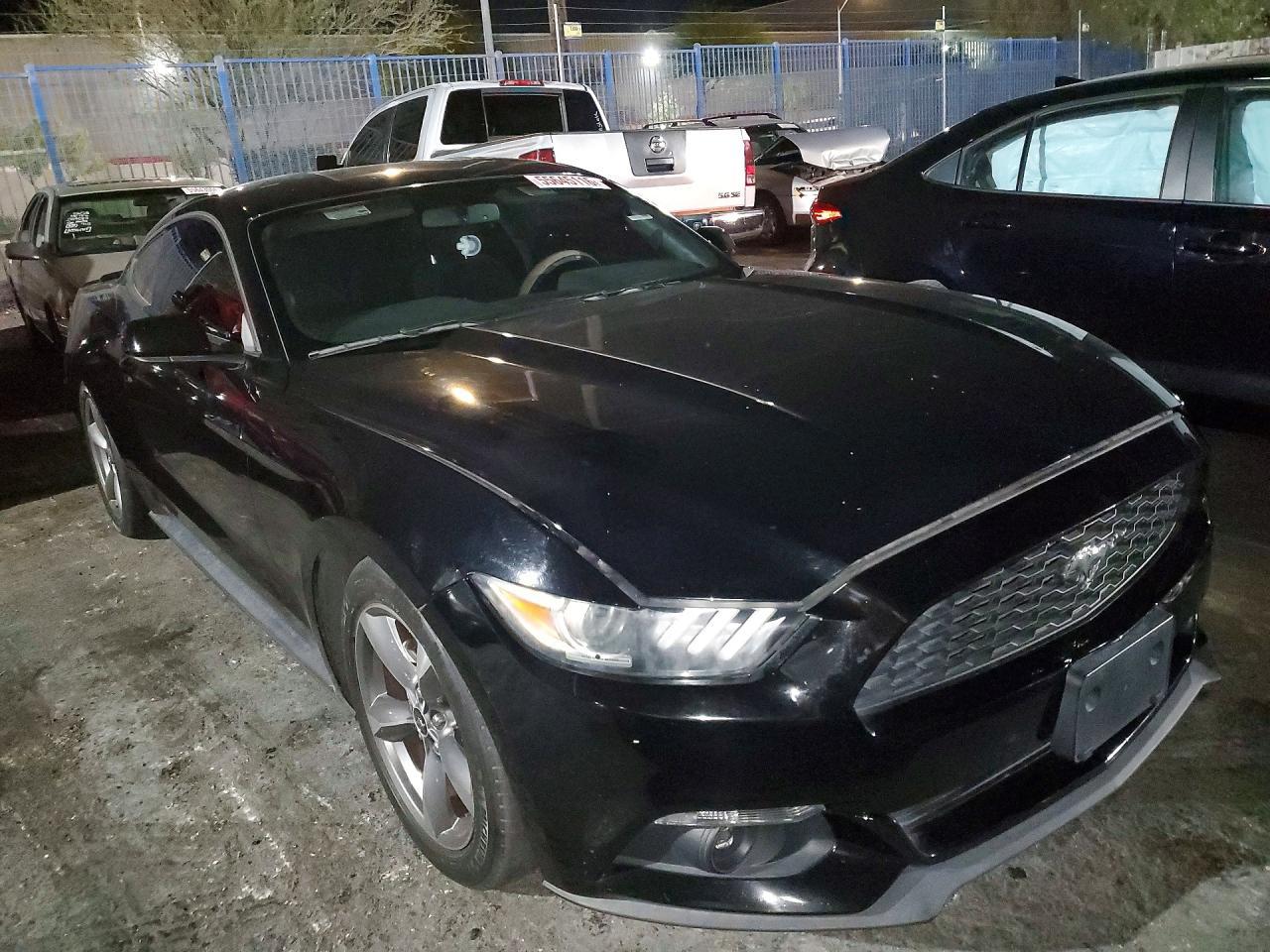 2015 Ford Mustang V6 Coupe - zdjęcie 4