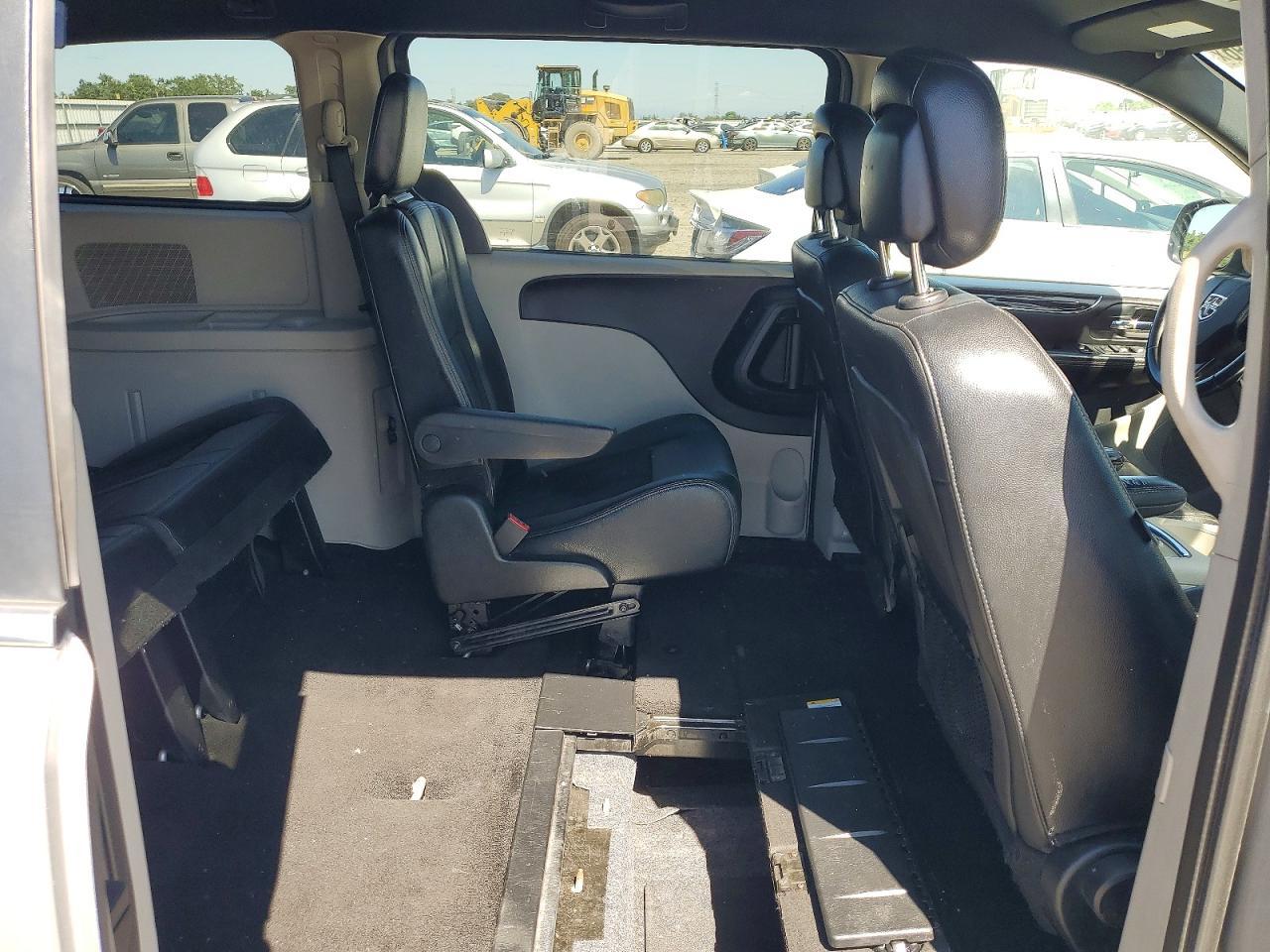 2017 Dodge Grand Caravan Sxt - zdjęcie 11