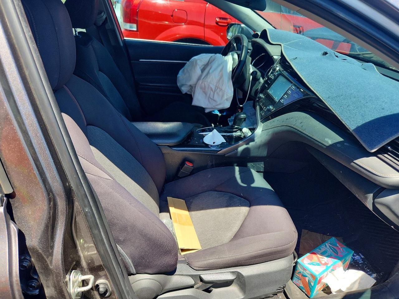 2019 Toyota Camry Le - zdjęcie 13