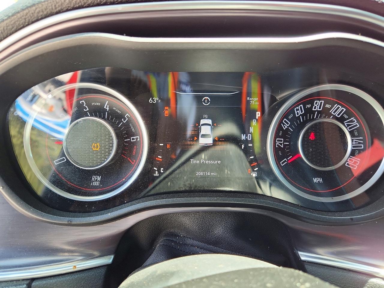 2015 Dodge Challenger Sxt - zdjęcie 9