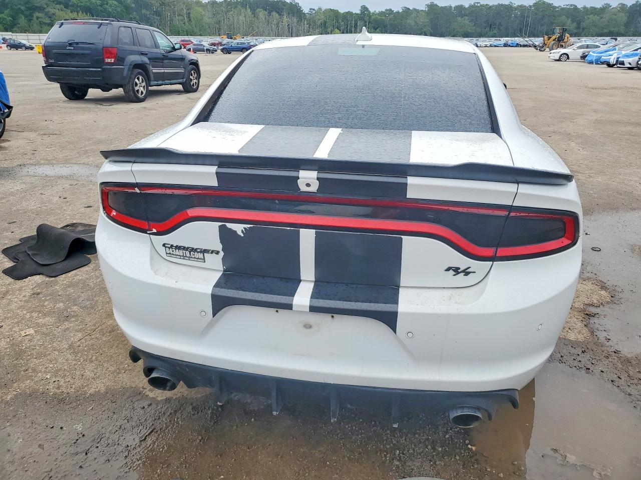2016 Dodge Charger R - zdjęcie 6