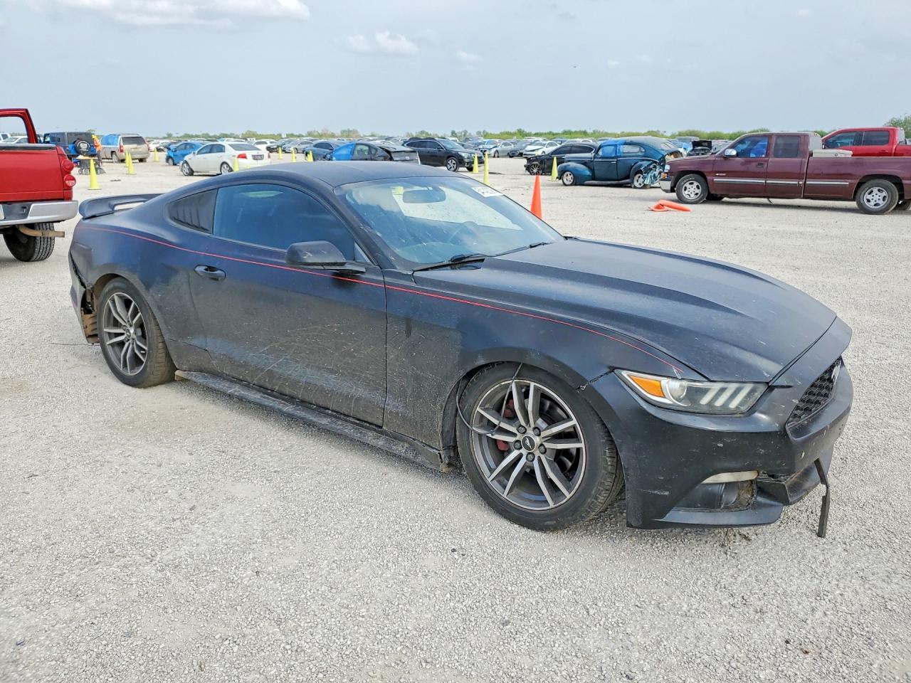 2016 Ford Mustang - zdjęcie 4