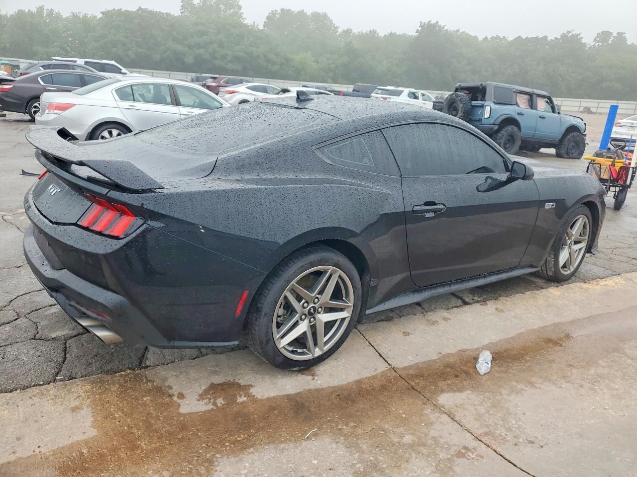 2024 Ford Mustang Gt - zdjęcie 3