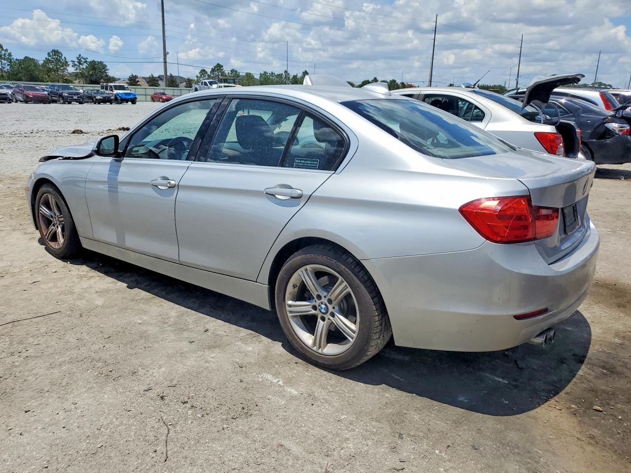 2015 BMW 328 I - zdjęcie 2