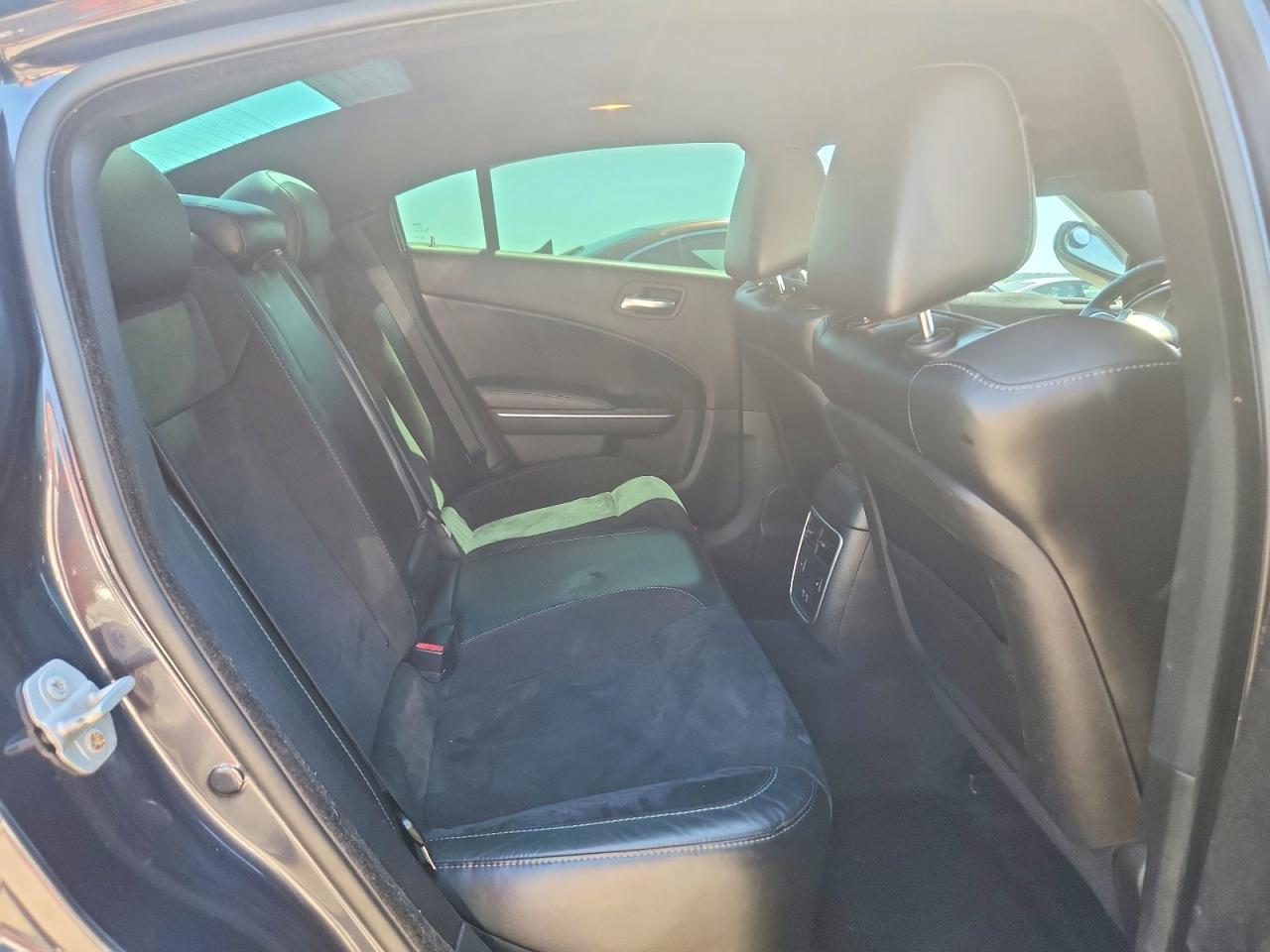 2016 Dodge Charger R - zdjęcie 10