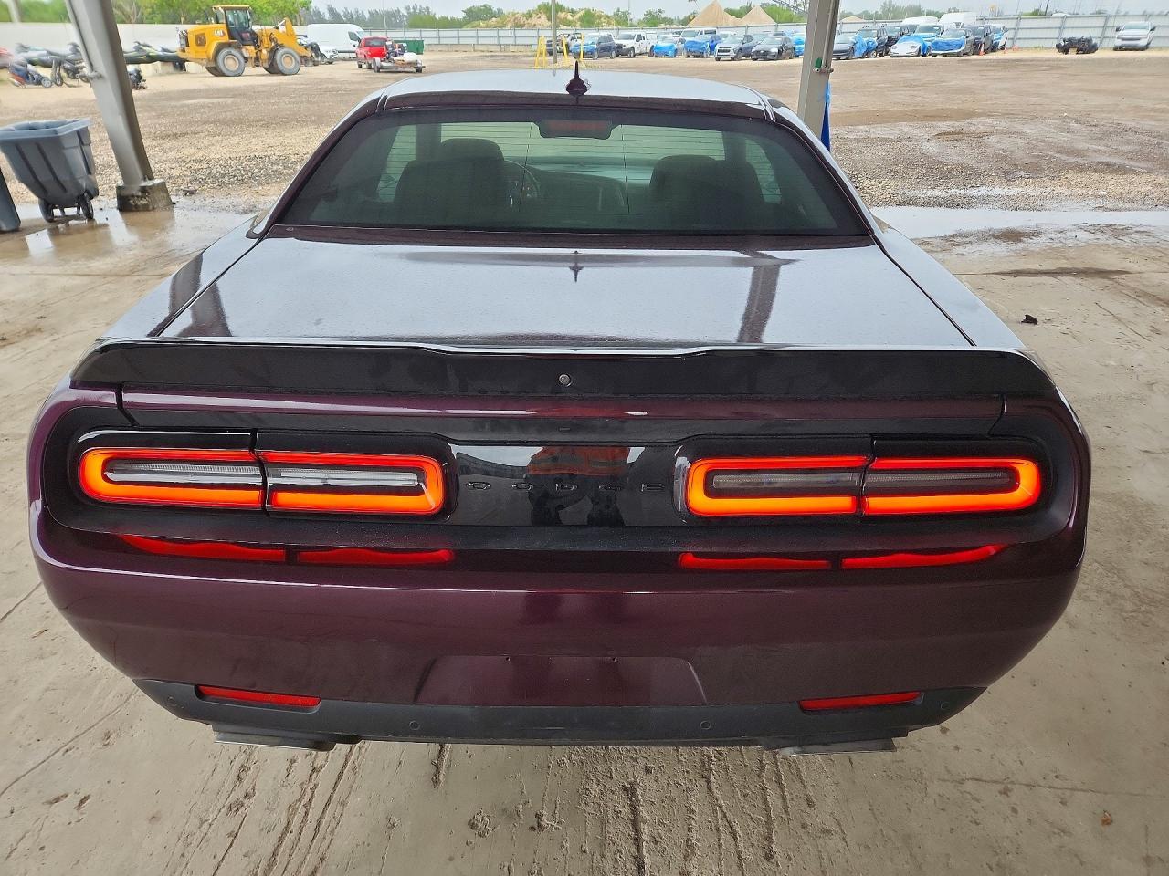 2022 Dodge Challenger R - zdjęcie 6