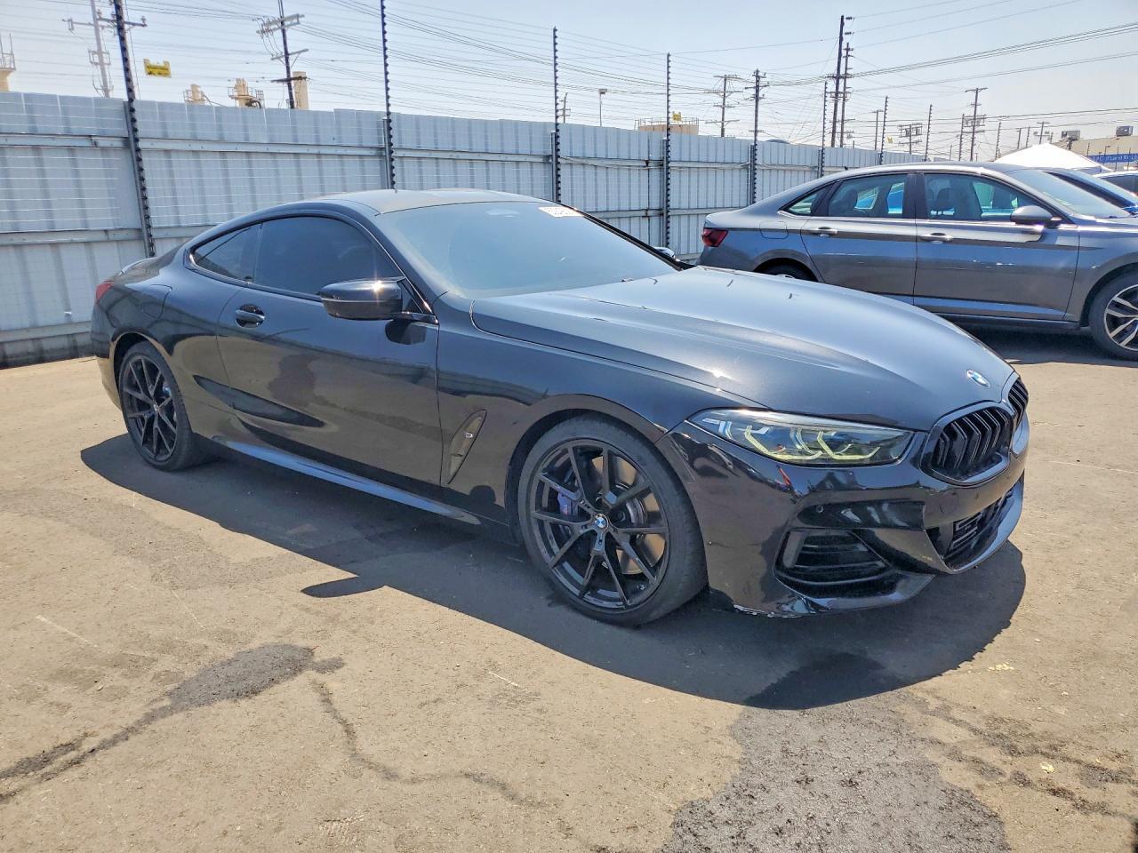 2019 BMW M850Xi - zdjęcie 4