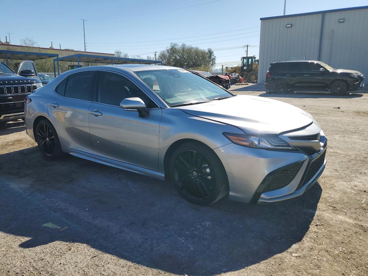 2024 Toyota Camry Xse - zdjęcie 4
