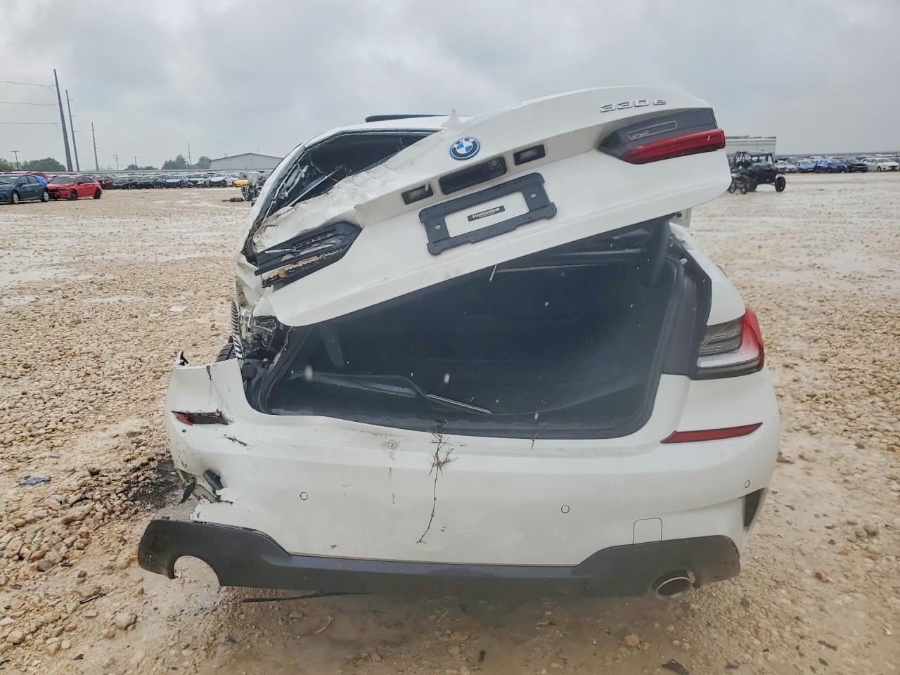 2022 BMW 330E - zdjęcie 6