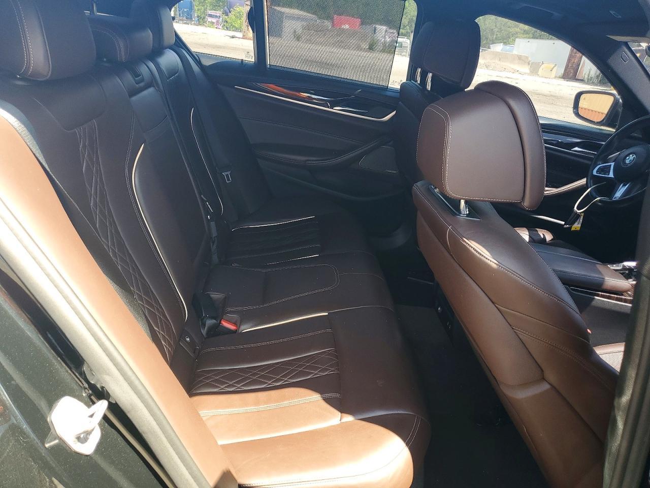 2020 BMW M550Xi - zdjęcie 10