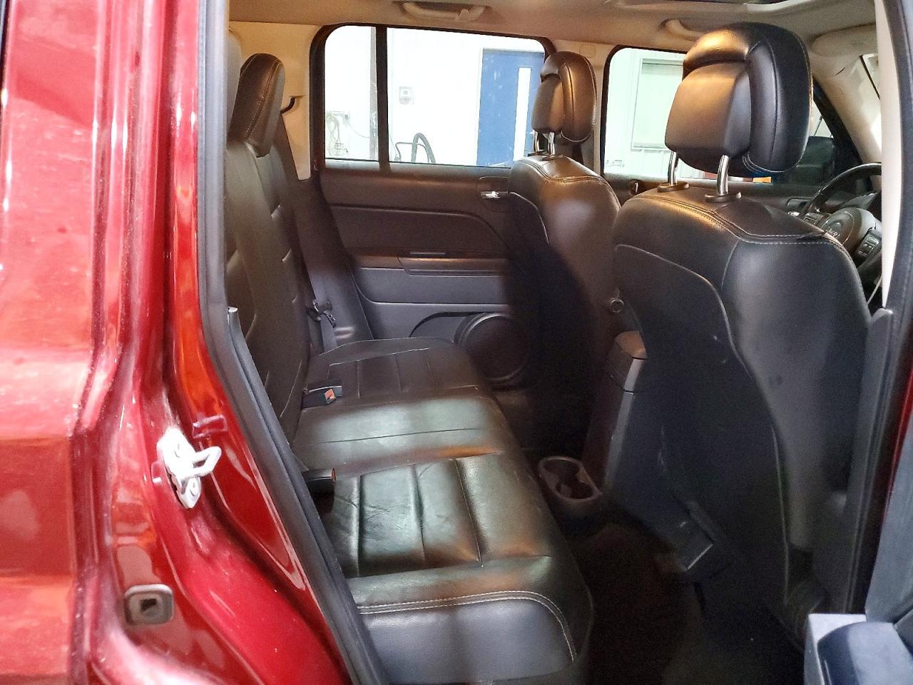 2015 Jeep Patriot Latitude - zdjęcie 11