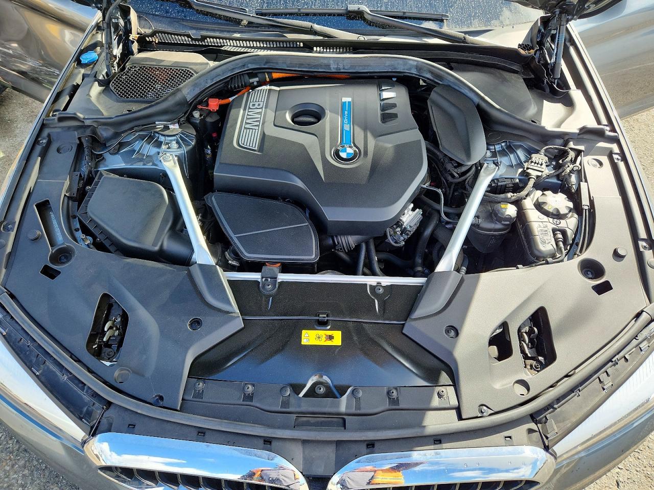 2020 BMW 530E - zdjęcie 11