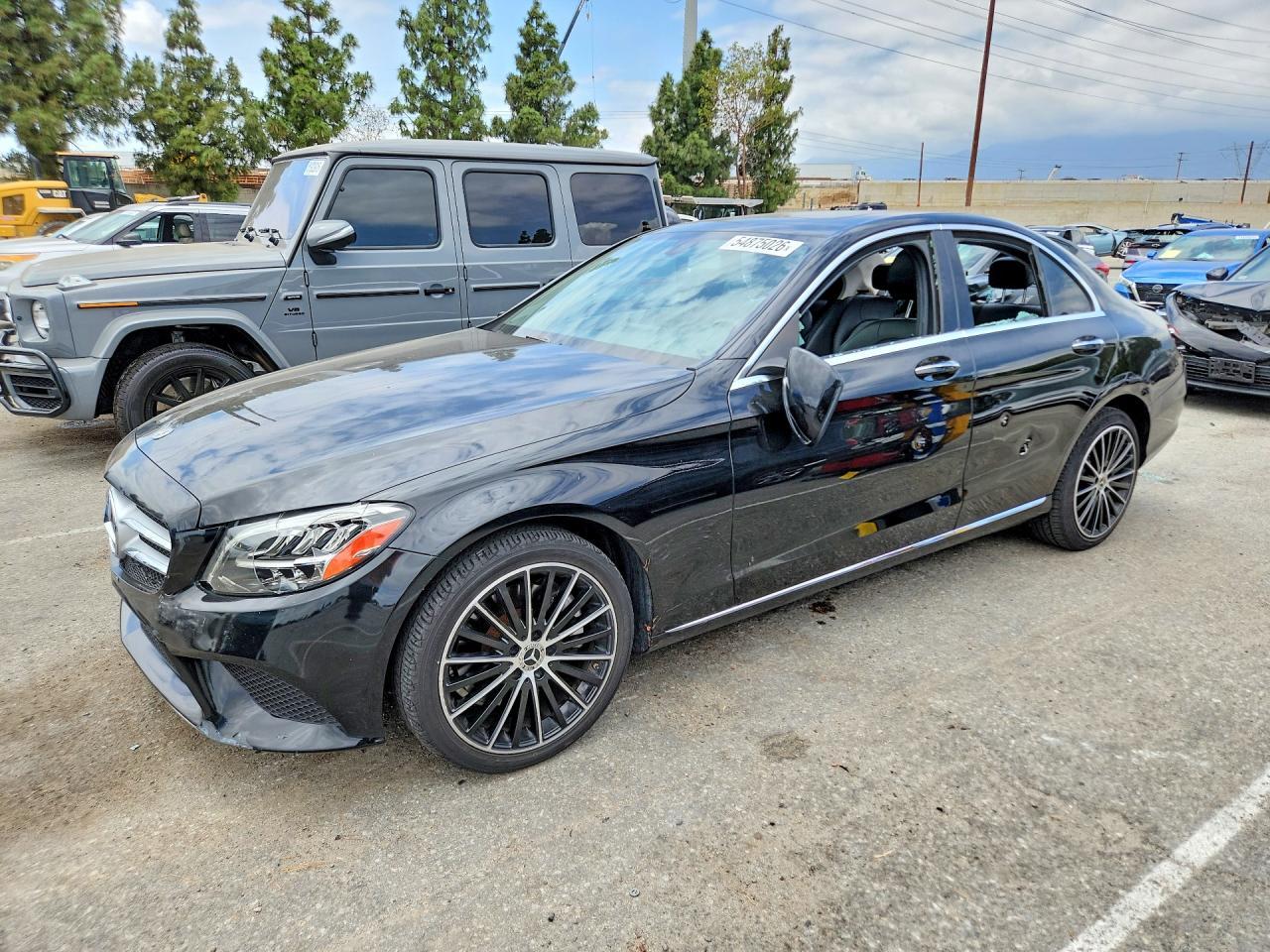 2020 Mercedes-Benz C 300 - zdjęcie główne