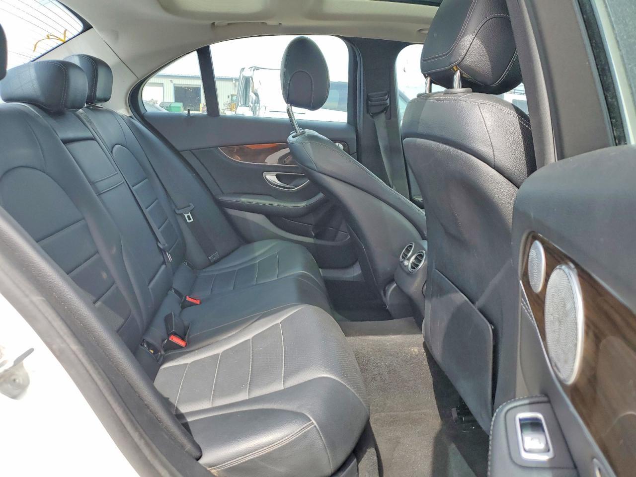 2015 Mercedes-Benz C 300 4Matic - zdjęcie 10