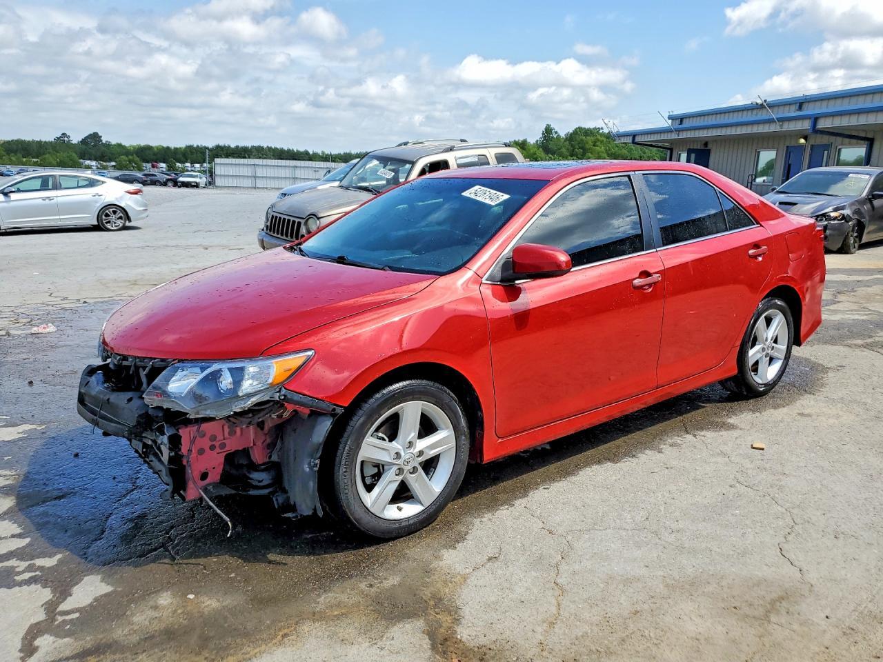 2014 Toyota Camry Se - zdjęcie główne