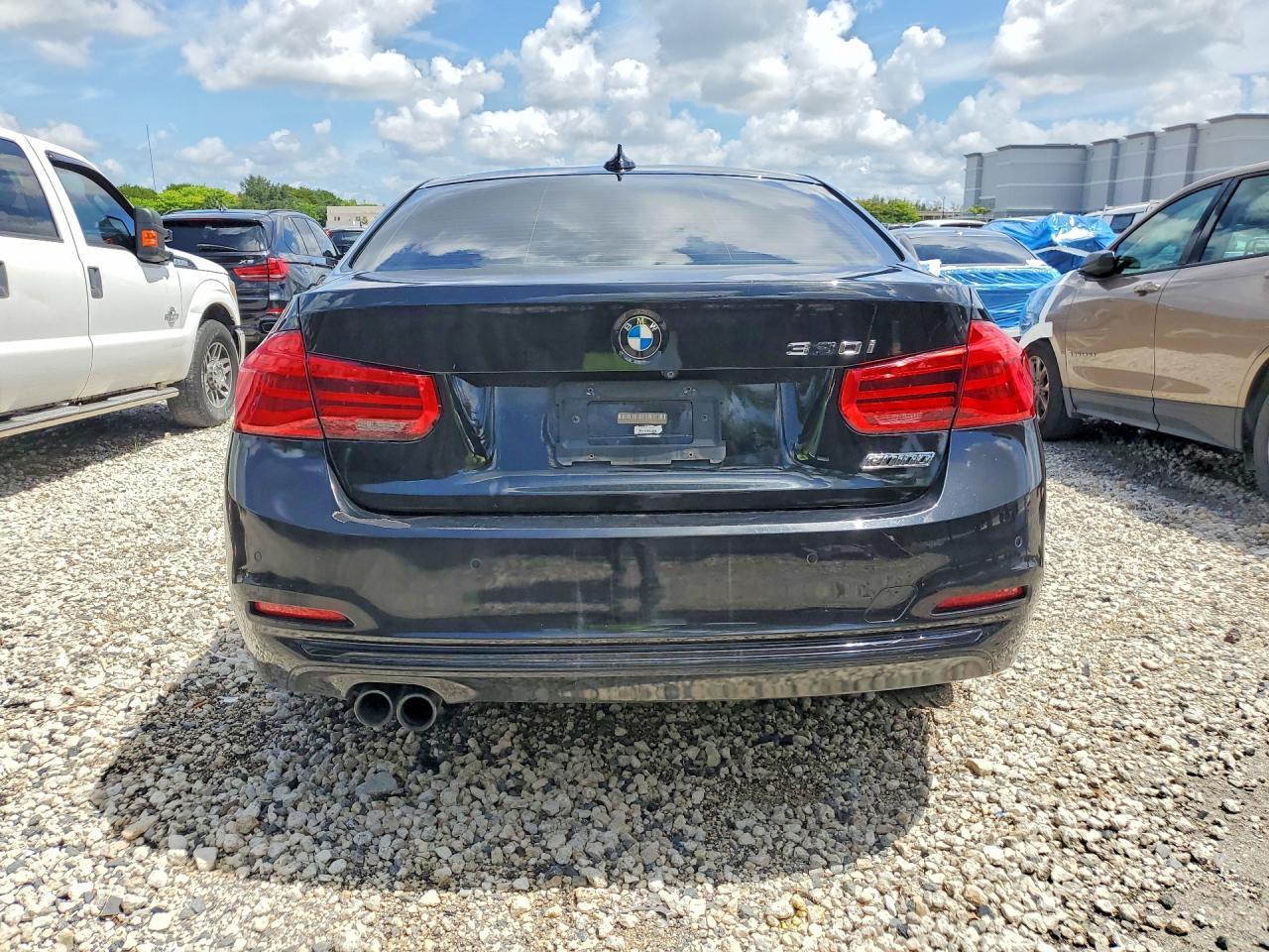 2017 BMW 330 I - zdjęcie 6