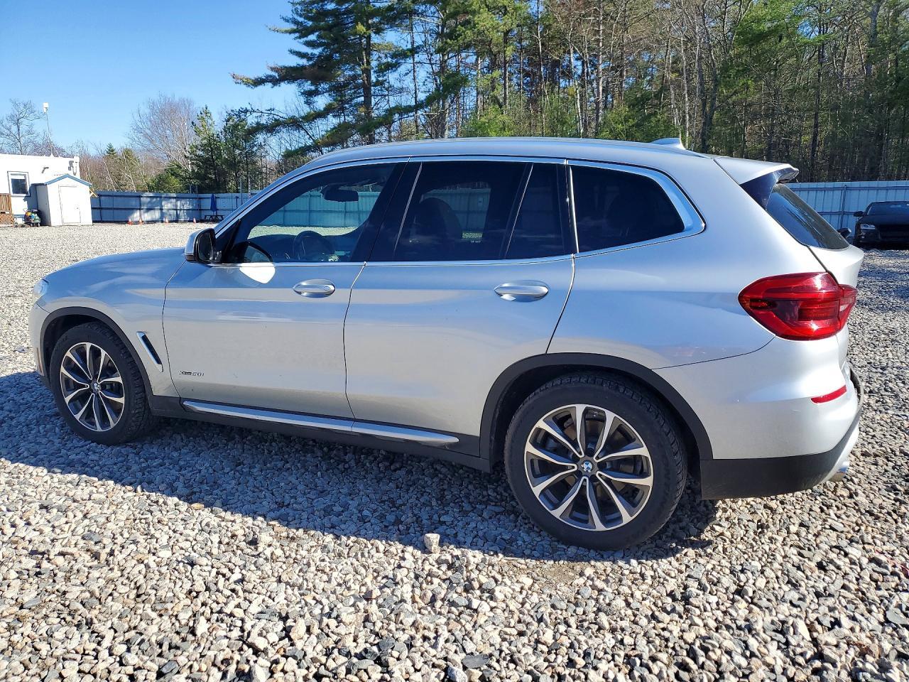 2018 BMW X3 xDrive30I - zdjęcie 2
