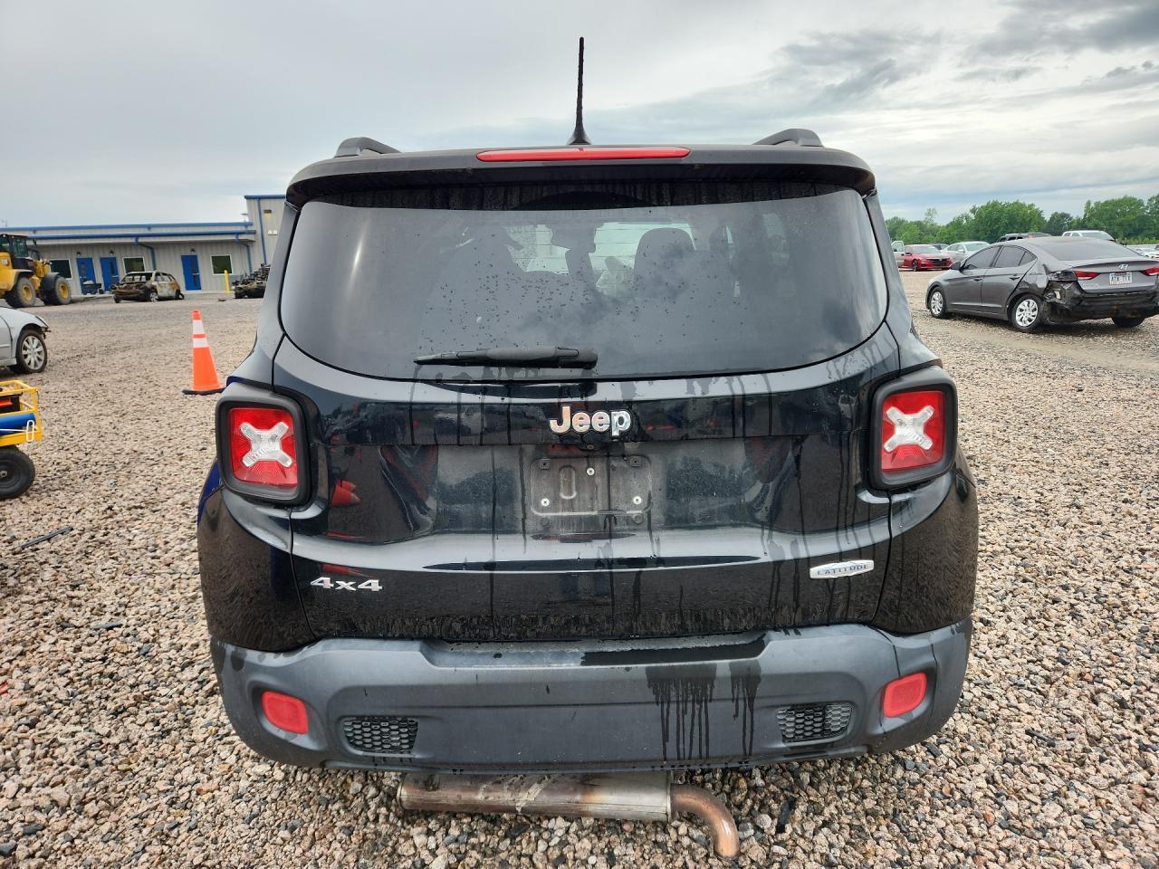 2015 Jeep Renegade Latitude - zdjęcie 6