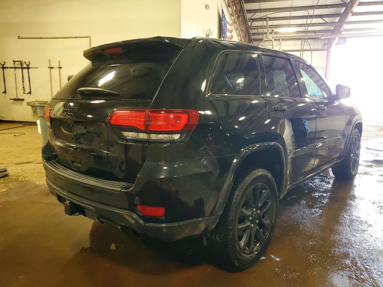 2021 Jeep Grand Cherokee Laredo - zdjęcie 3