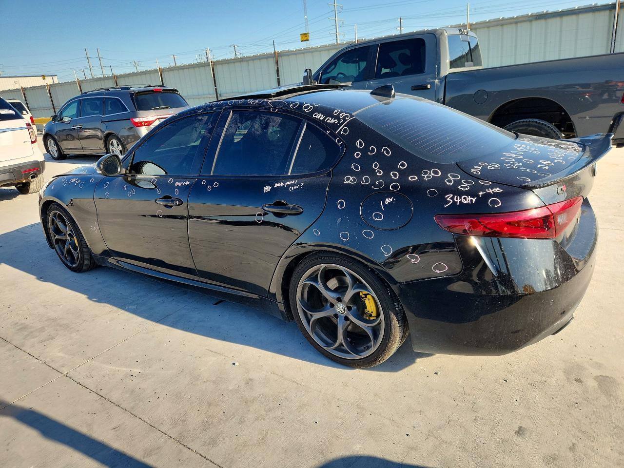 2019 Alfa Romeo Giulia Ti - zdjęcie 2