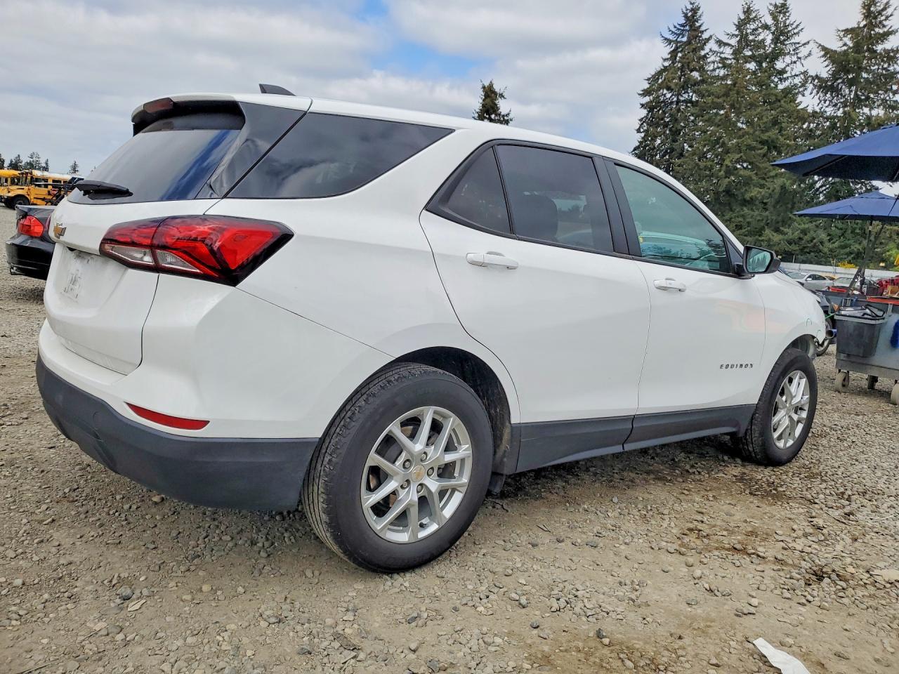 2024 Chevrolet Equinox Ls - zdjęcie 3