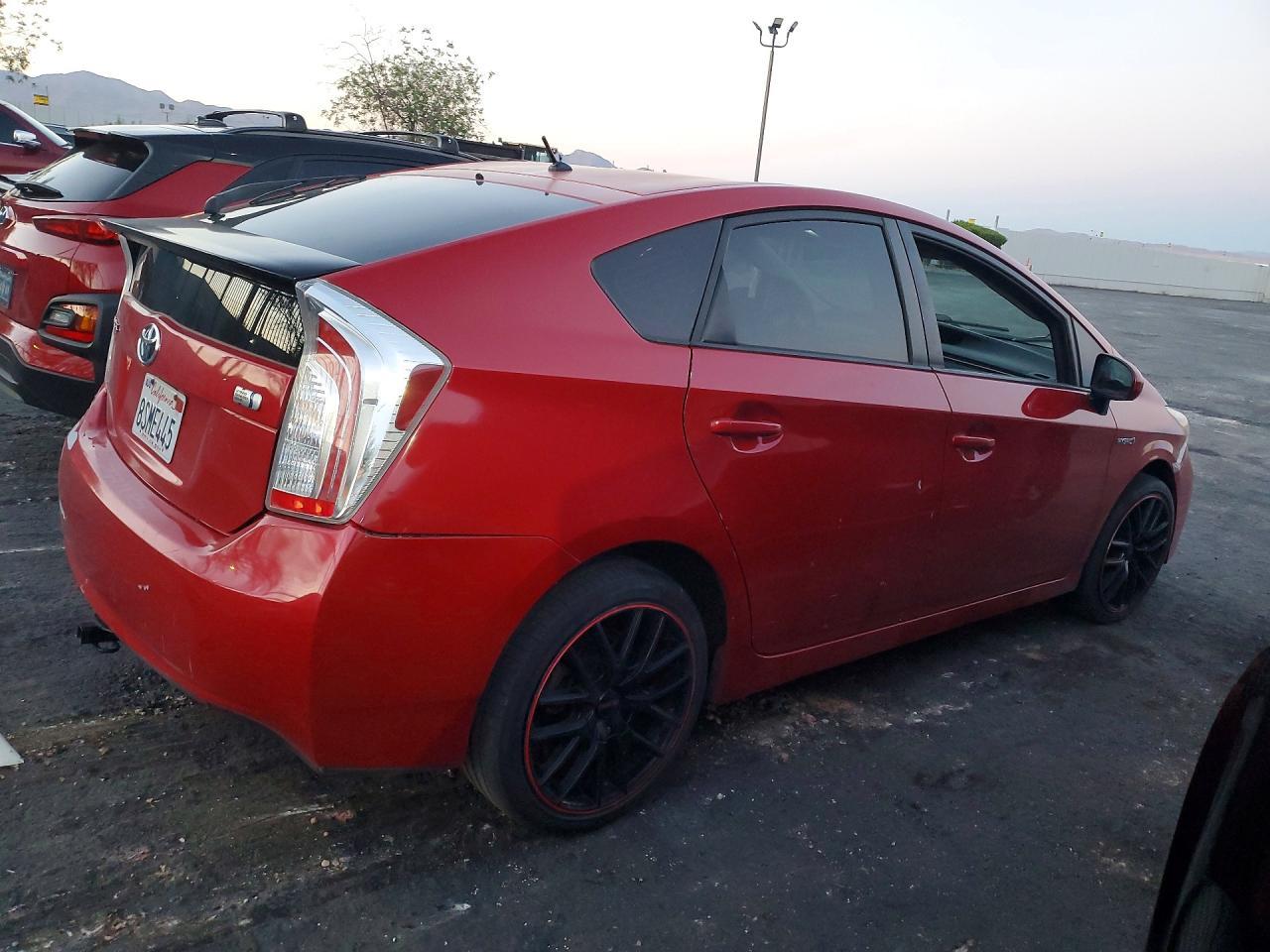 2013 Toyota Prius Two - zdjęcie 3