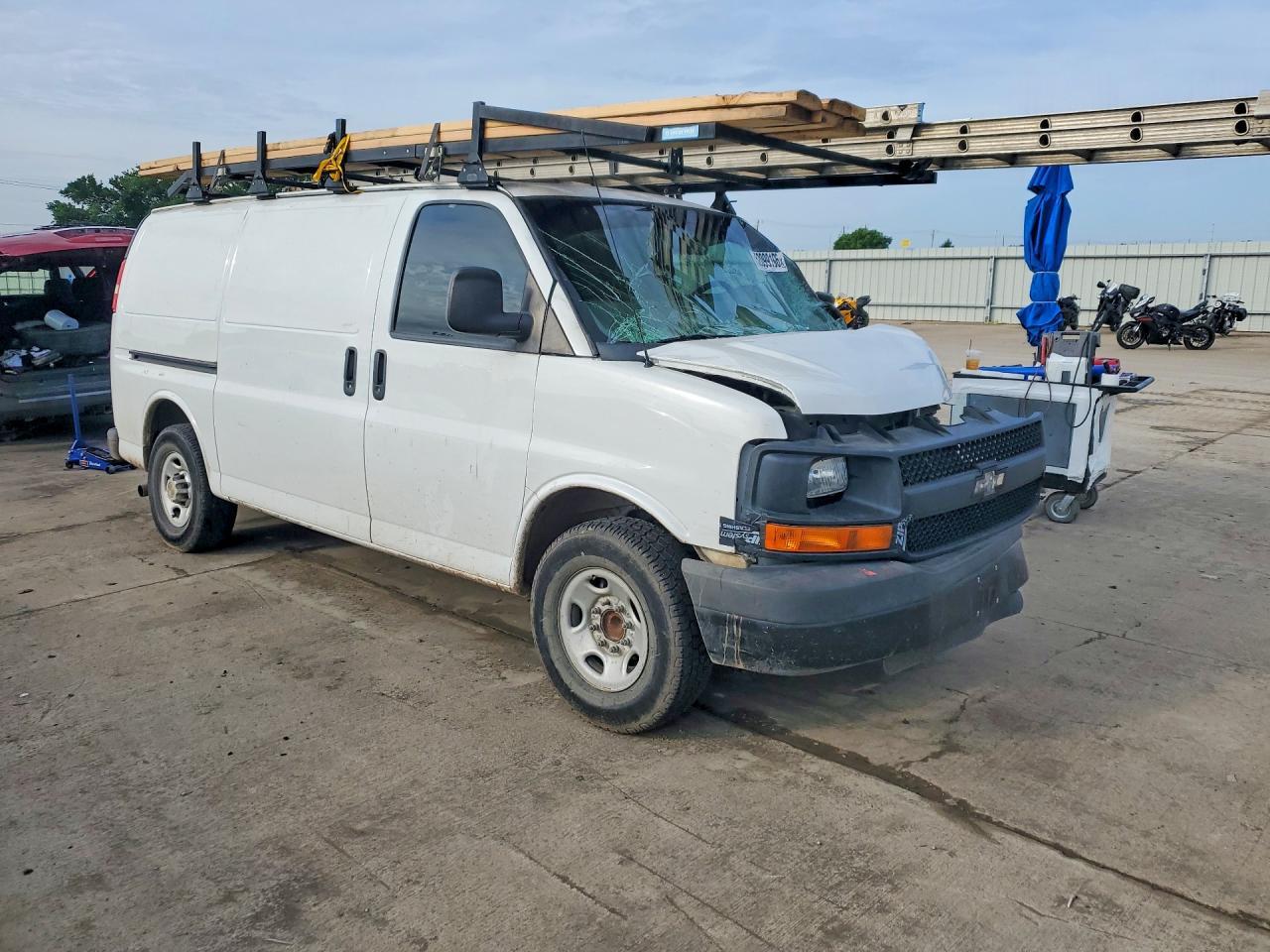 2015 Chevrolet Express G2500 - zdjęcie 4