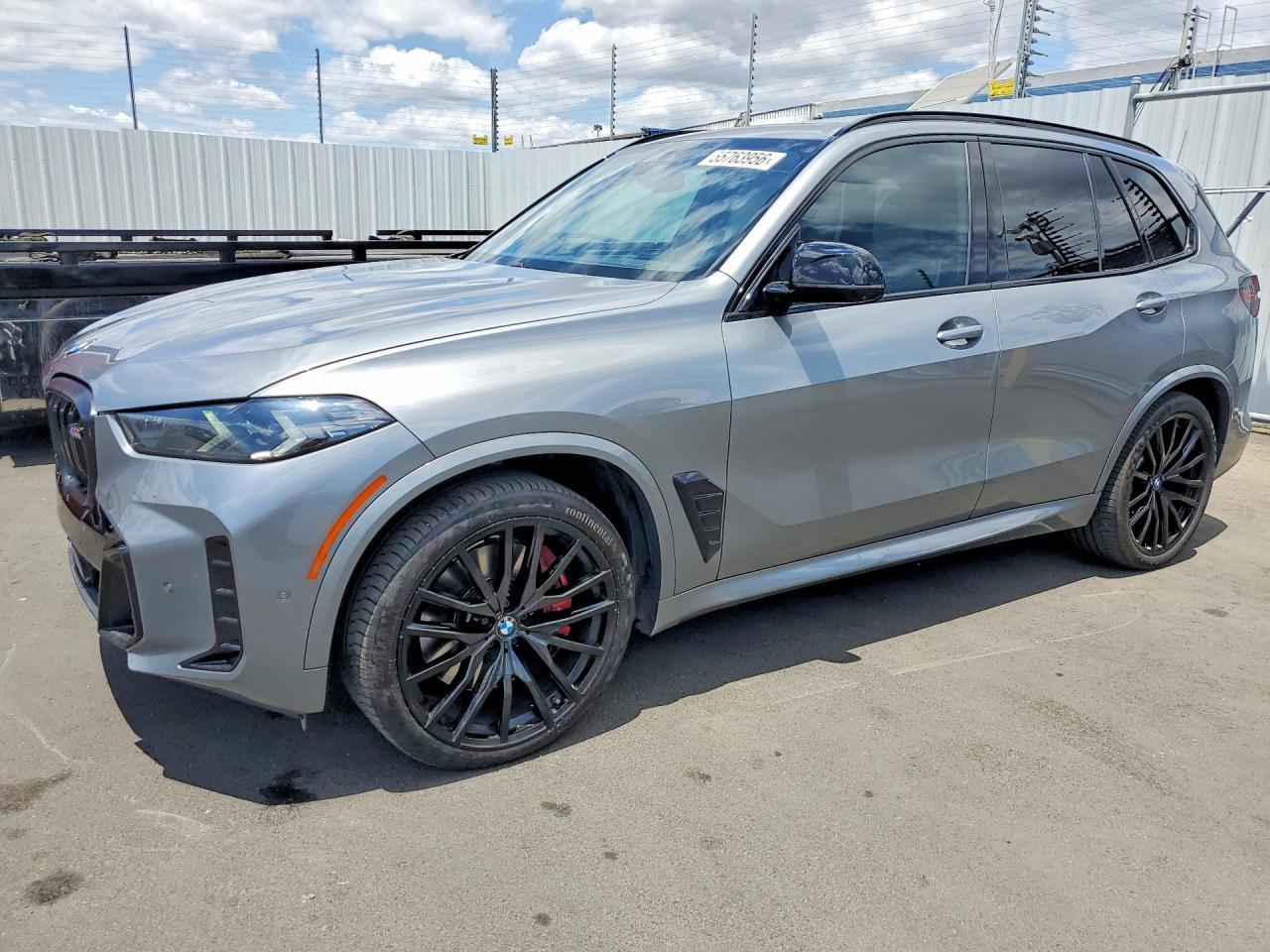 2024 BMW X5 M60I - zdjęcie główne