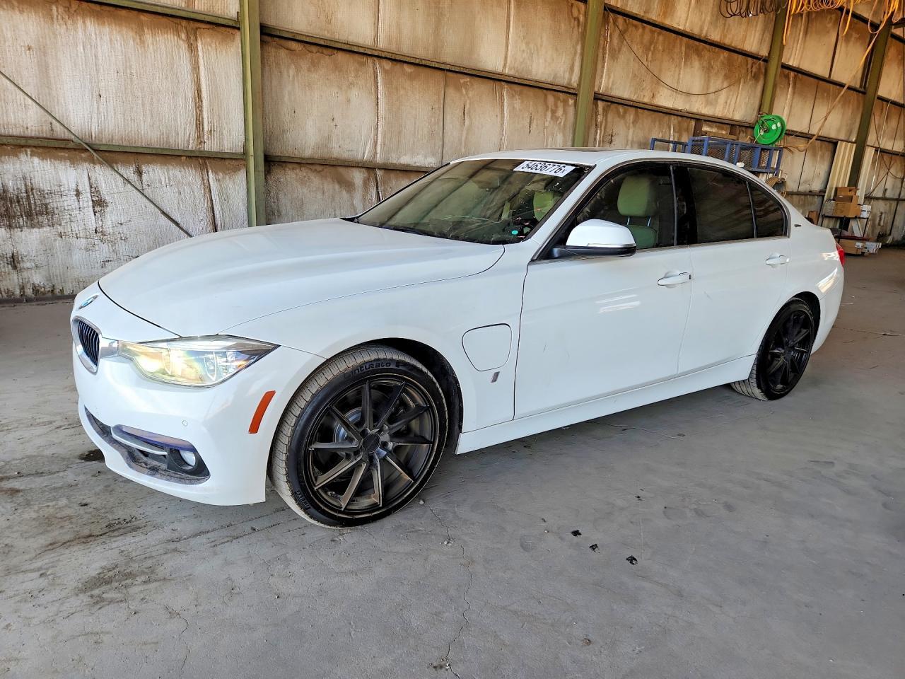 2018 BMW 330E - zdjęcie główne