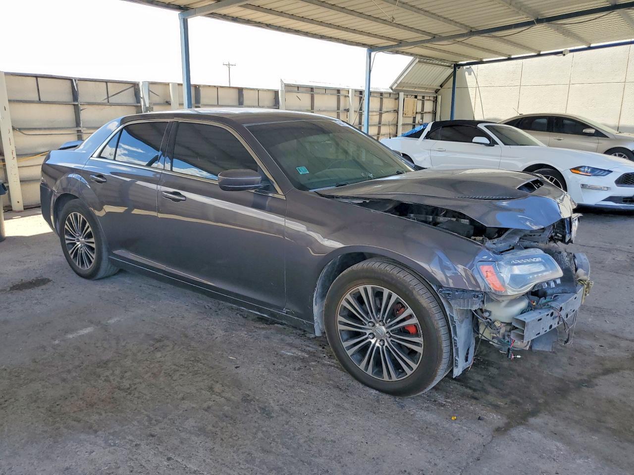2013 Chrysler 300 S - zdjęcie 4