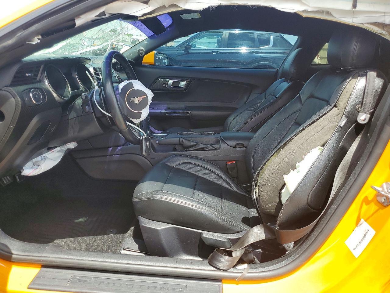 2019 Ford Mustang - zdjęcie 7
