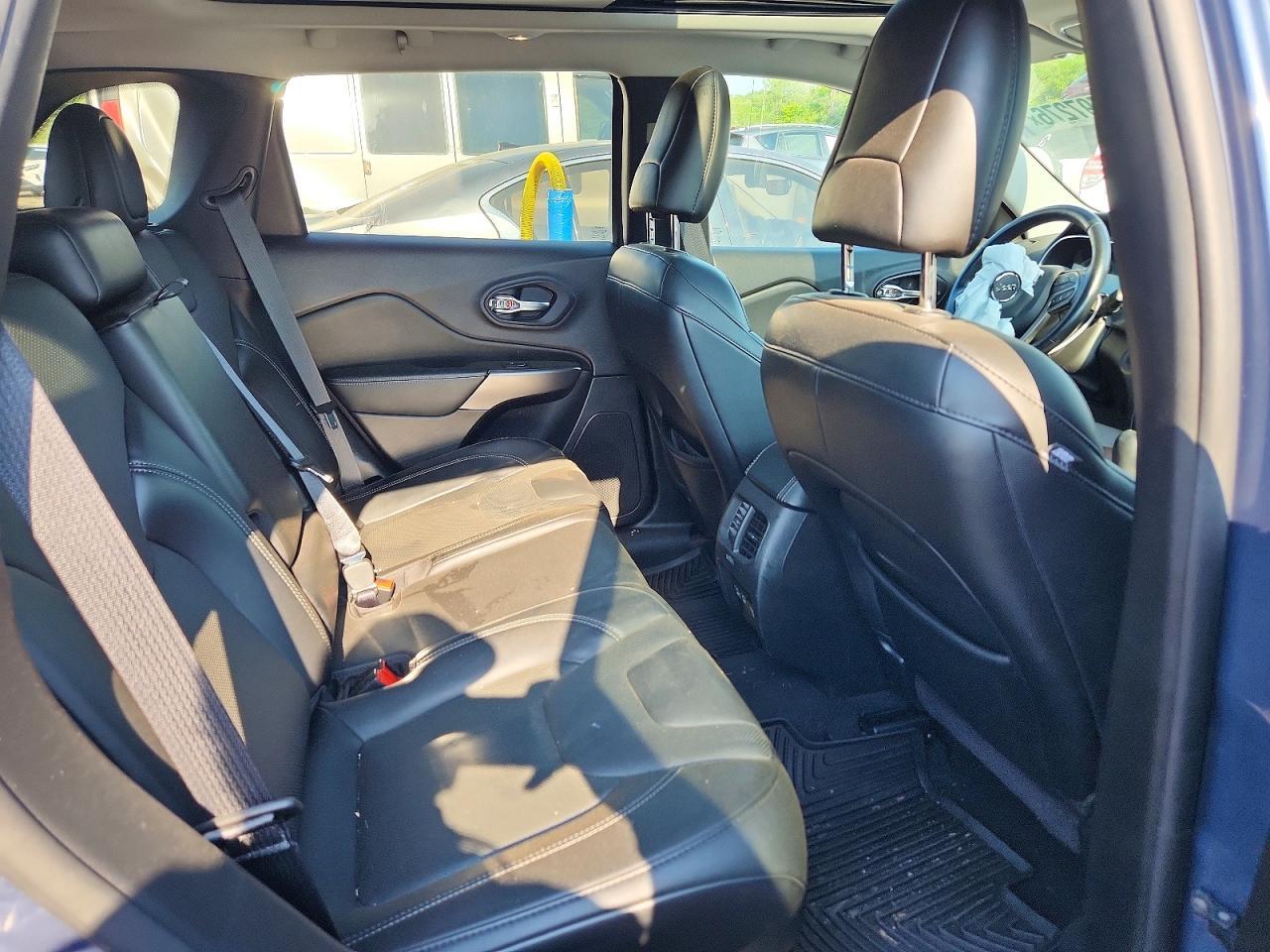 2021 Jeep Cherokee Limited - zdjęcie 10