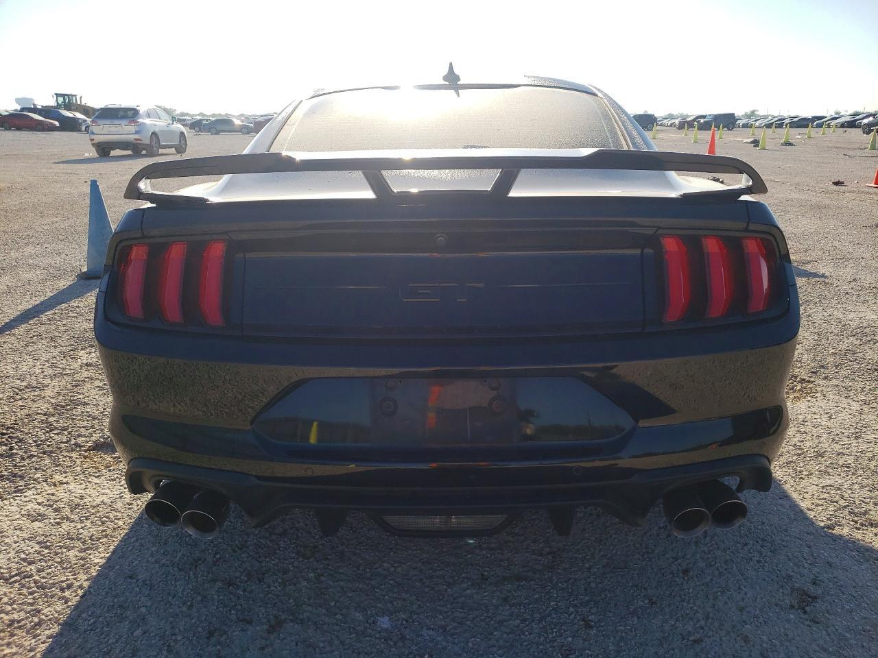 2021 Ford Mustang Gt - zdjęcie 6