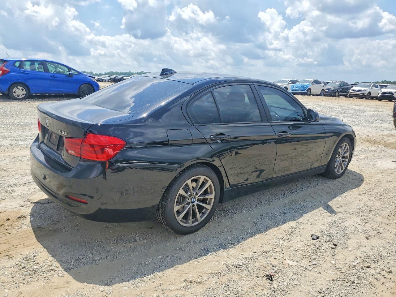 2017 BMW 320 I - zdjęcie 3
