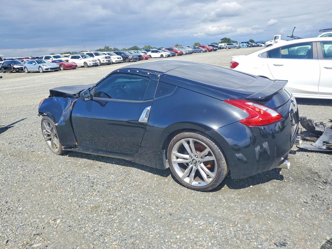 2017 Nissan 370Z Base - zdjęcie 2