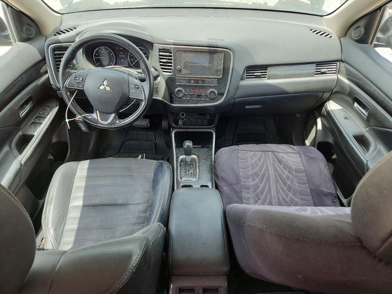 2019 Mitsubishi Outlander Se - zdjęcie 8
