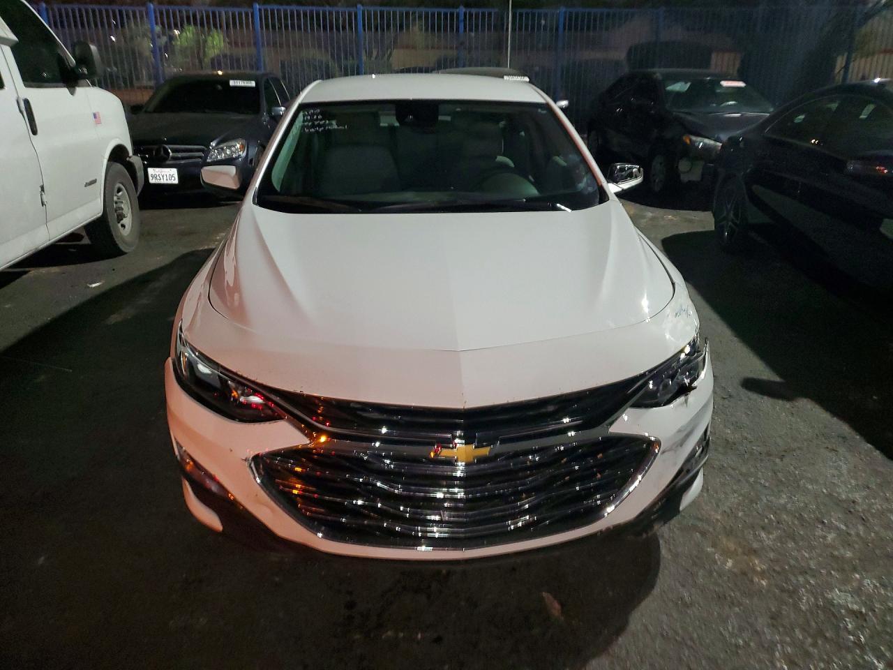 2024 Chevrolet Malibu Ls - zdjęcie 5