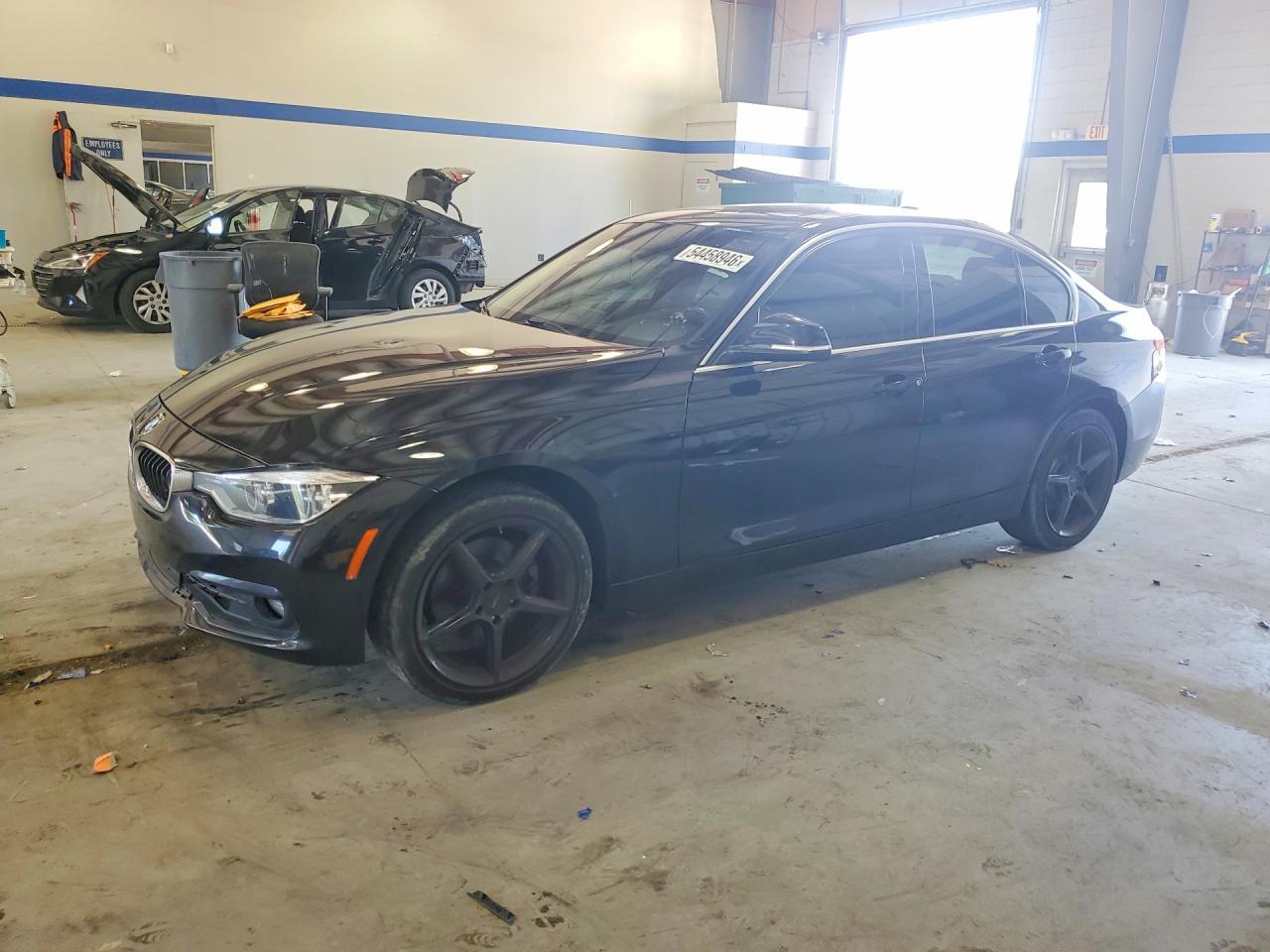 2018 BMW 330 - zdjęcie główne