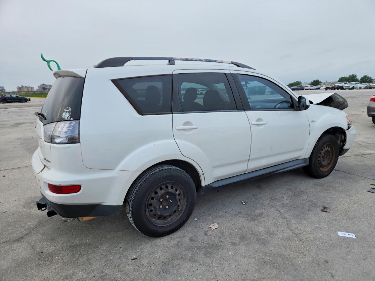 2013 Mitsubishi Outlander Es - zdjęcie 3