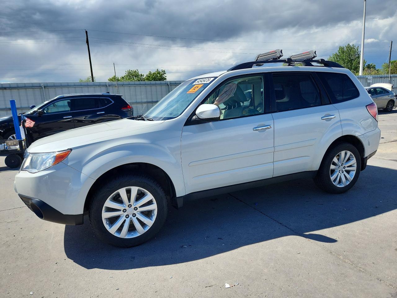 2013 Subaru Forester 2.5X Premium - zdjęcie główne