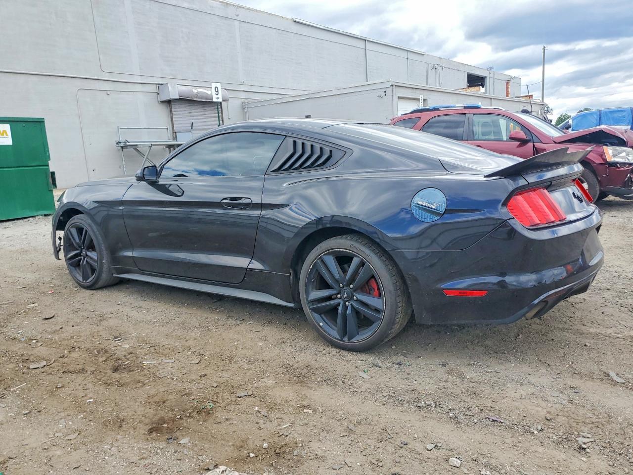 2016 Ford Mustang - zdjęcie 2